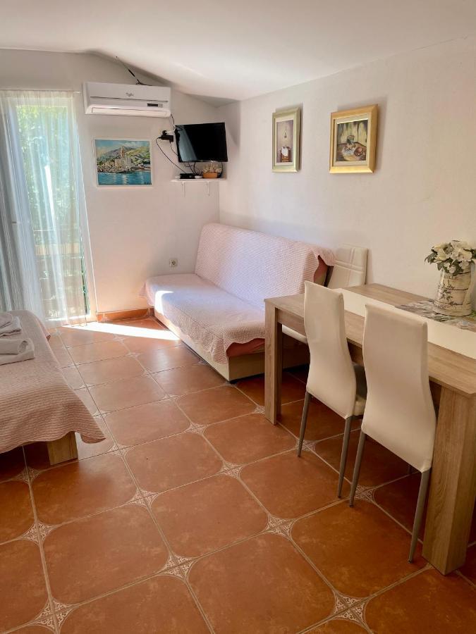 Studio Apartmani Kremic Karlobag Exteriör bild