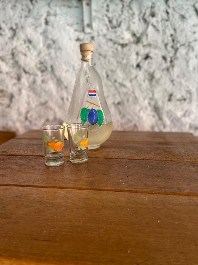 Studio Apartmani Kremic Karlobag Exteriör bild