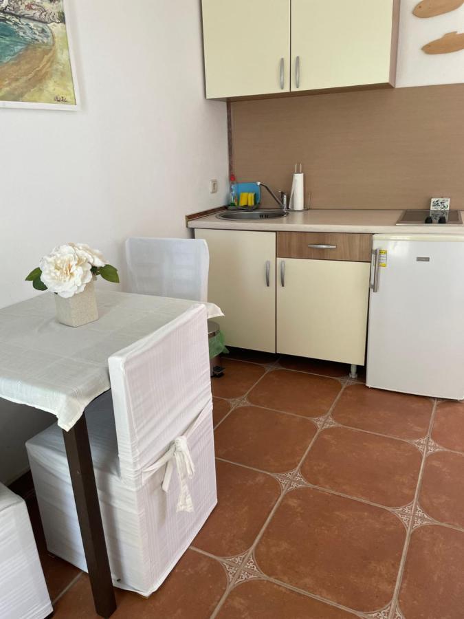 Studio Apartmani Kremic Karlobag Exteriör bild
