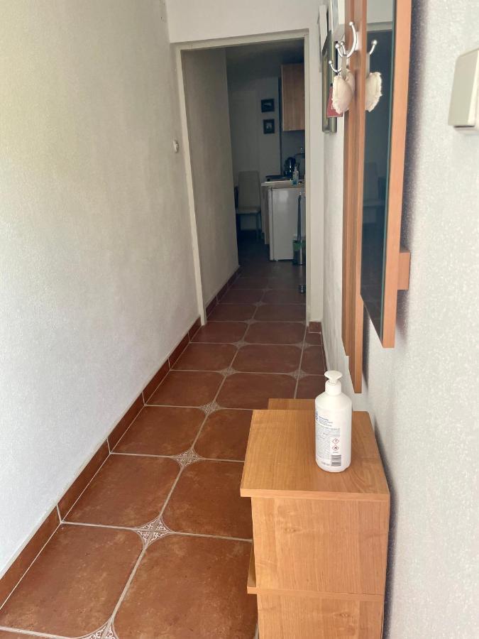 Studio Apartmani Kremic Karlobag Exteriör bild
