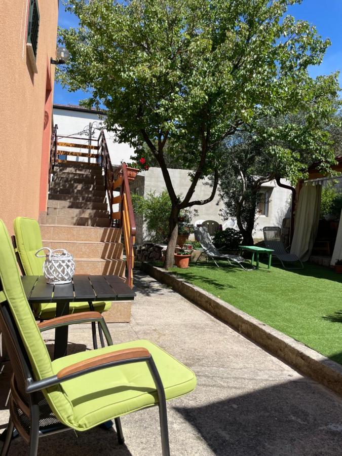 Studio Apartmani Kremic Karlobag Exteriör bild