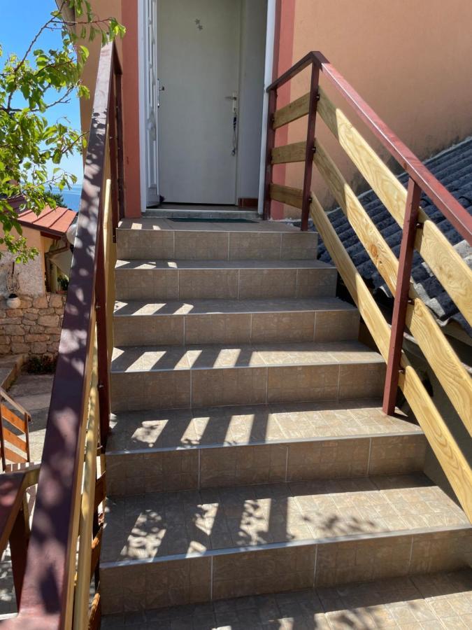 Studio Apartmani Kremic Karlobag Exteriör bild